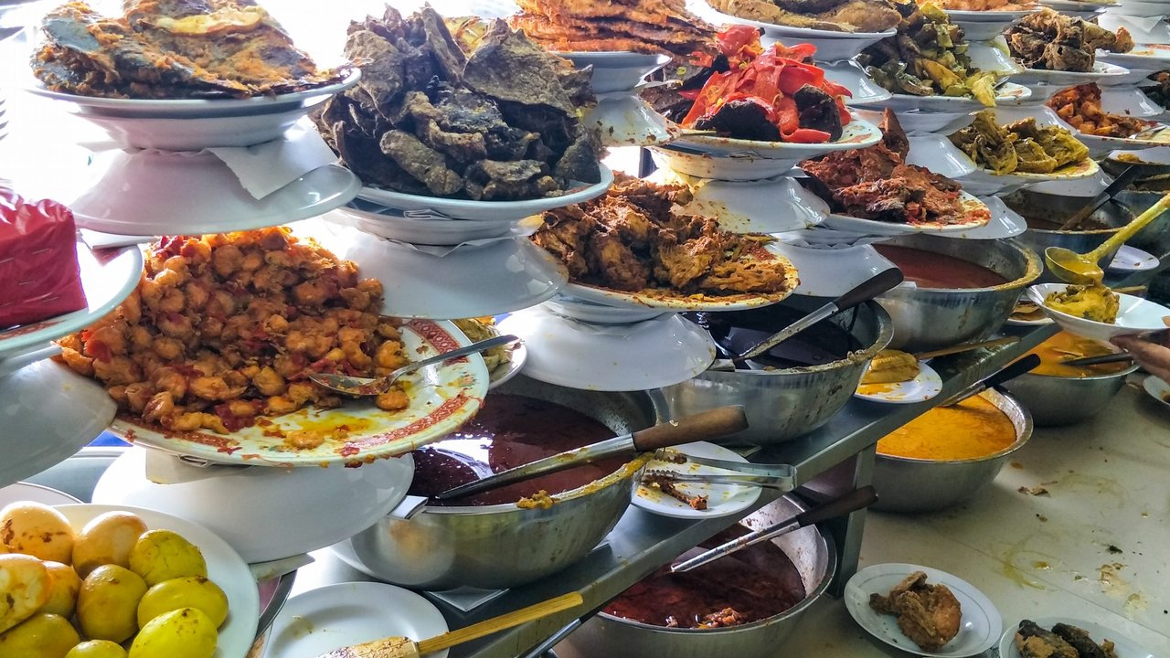 5 Rumah Makan Padang yang Wajib Dikunjungi di Kota Medan