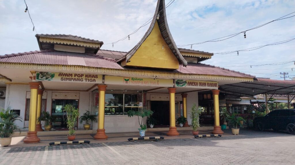 5 Rumah Makan Padang yang Wajib Dikunjungi di Kota Medan