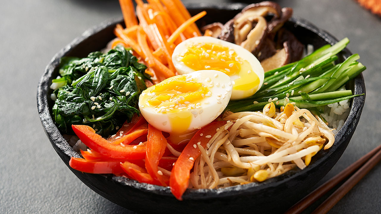 Mengapa Bibimbap Jadi Hidangan Ikonik Korea? Ini Sejarah dan Cara Membuatnya