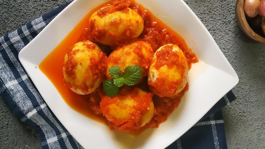Sarapan Sampai Makan Malam Jadi Spesial dengan Telur Balado Aroma Jeruk Ini