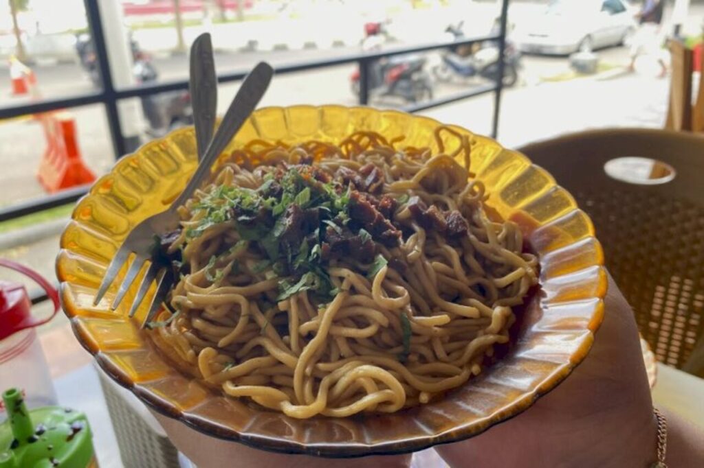 Mie Sedap Sabang: Rahasia Kuliner Legendaris yang Bikin Turis Rela Terbang ke Pulau Weh!