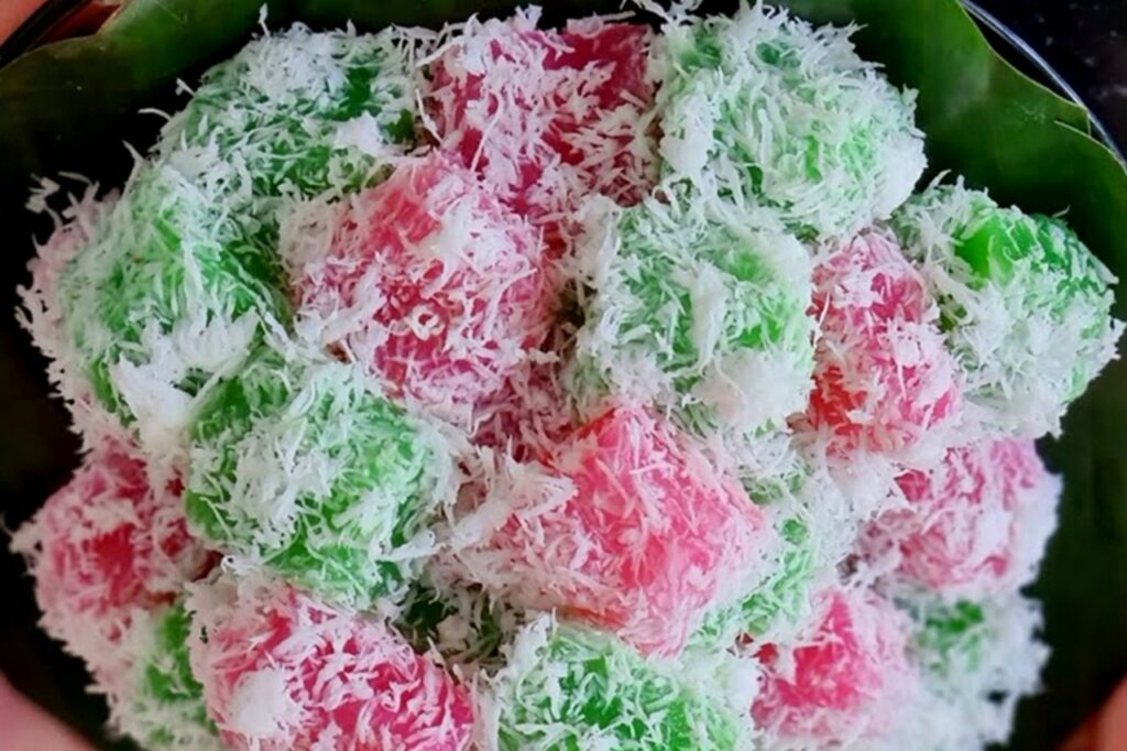 Asal-usul Kue Cenil Terungkap! Jajanan Warna-warni Ini Ternyata Simbol Persaudaraan yang Kuat Banget