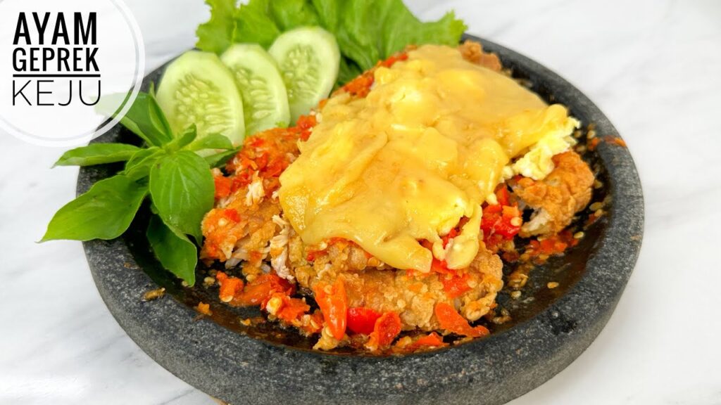 Gila Pedas Gurih! Ayam Geprek Sambal Keju Leleh Ini Bikin Lidah Ketagihan Maksimal
