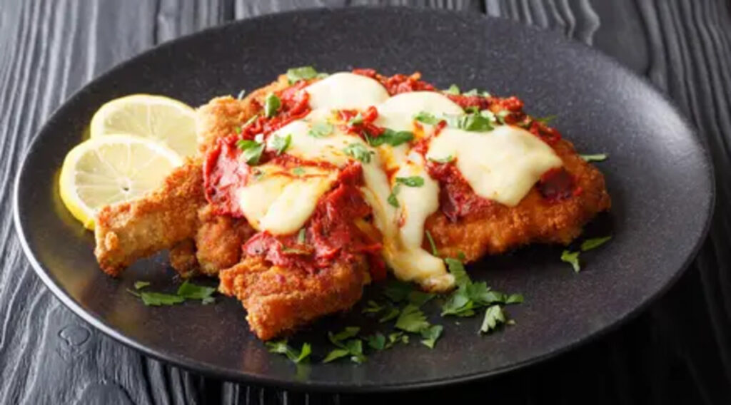 Gila Pedas Gurih! Ayam Geprek Sambal Keju Leleh Ini Bikin Lidah Ketagihan Maksimal