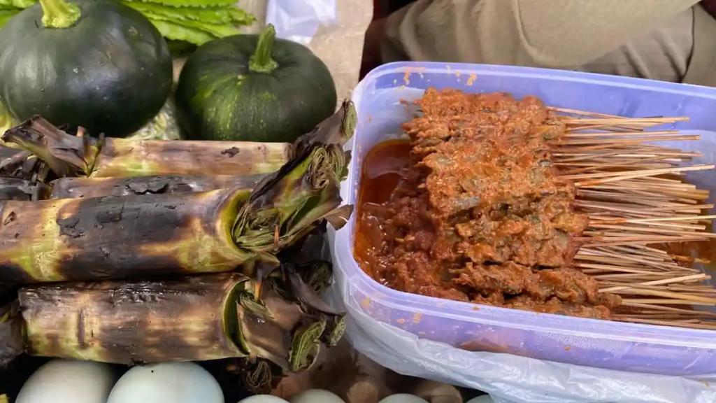 Unik Banget! Sate Gogos Pokea Sajikan Sensasi Laut yang Jarang Ditemui