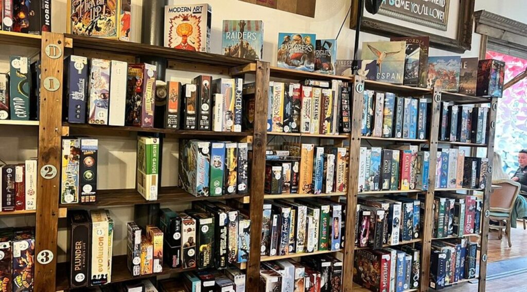 Surga Gamer! Kafe TableTop Hadirkan Ratusan Game Seru yang Bikin Betah Berjam-jam