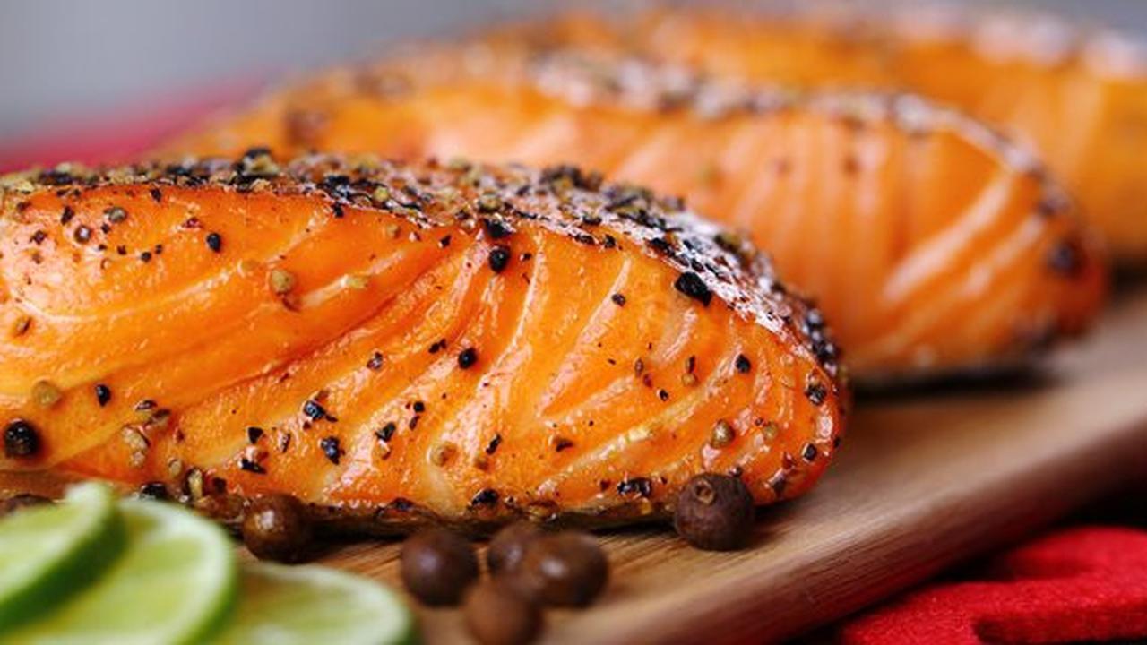 Jangan Ngaku Pecinta Hidangan Ikan Kalau Belum Coba Resep Salmon Mozaru Ini!