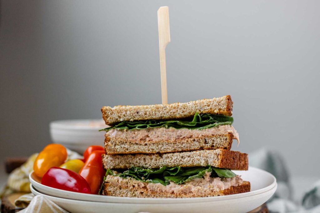 Apa Rahasia di Balik Spicy Tuna Sandwich yang Bikin Ketagihan Ini?