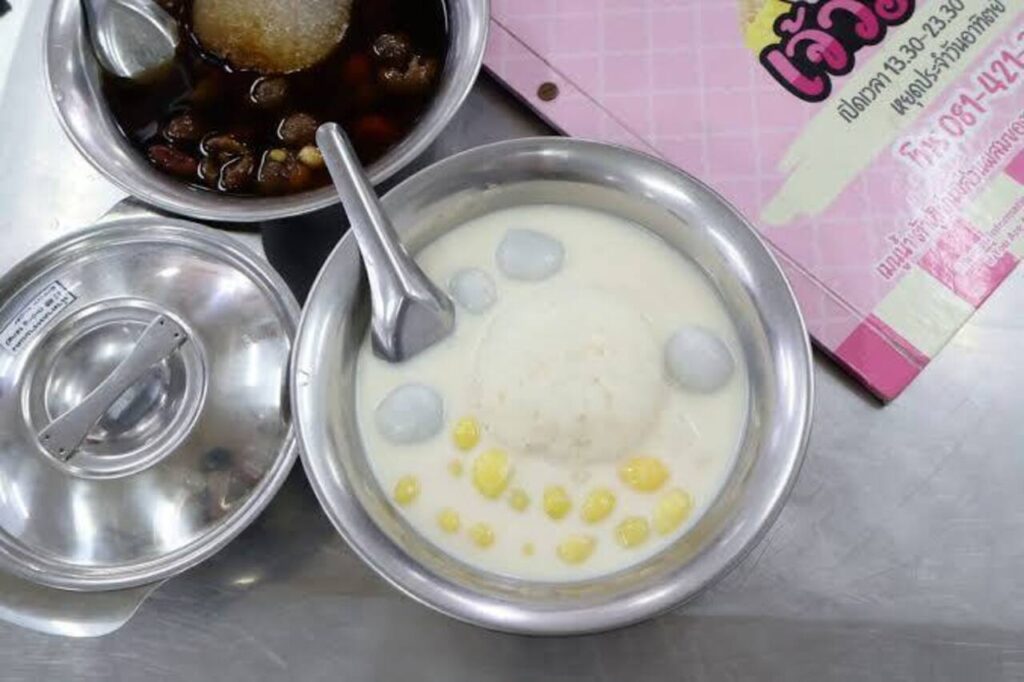 Bukan Cuma Mango Sticky Rice! Ini Dessert Tradisional Thailand yang Bikin Lisa BLACKPINK Jatuh Cinta!